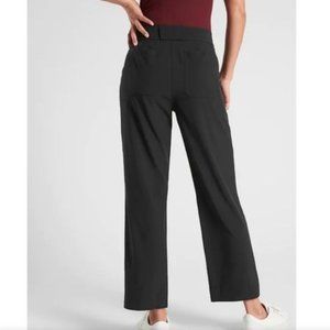 Athleta Tribeca Utility Crop